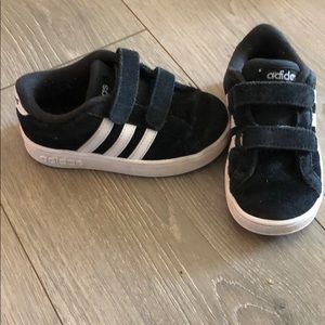 Adidas Toddler Suede Grand Court Sneaker